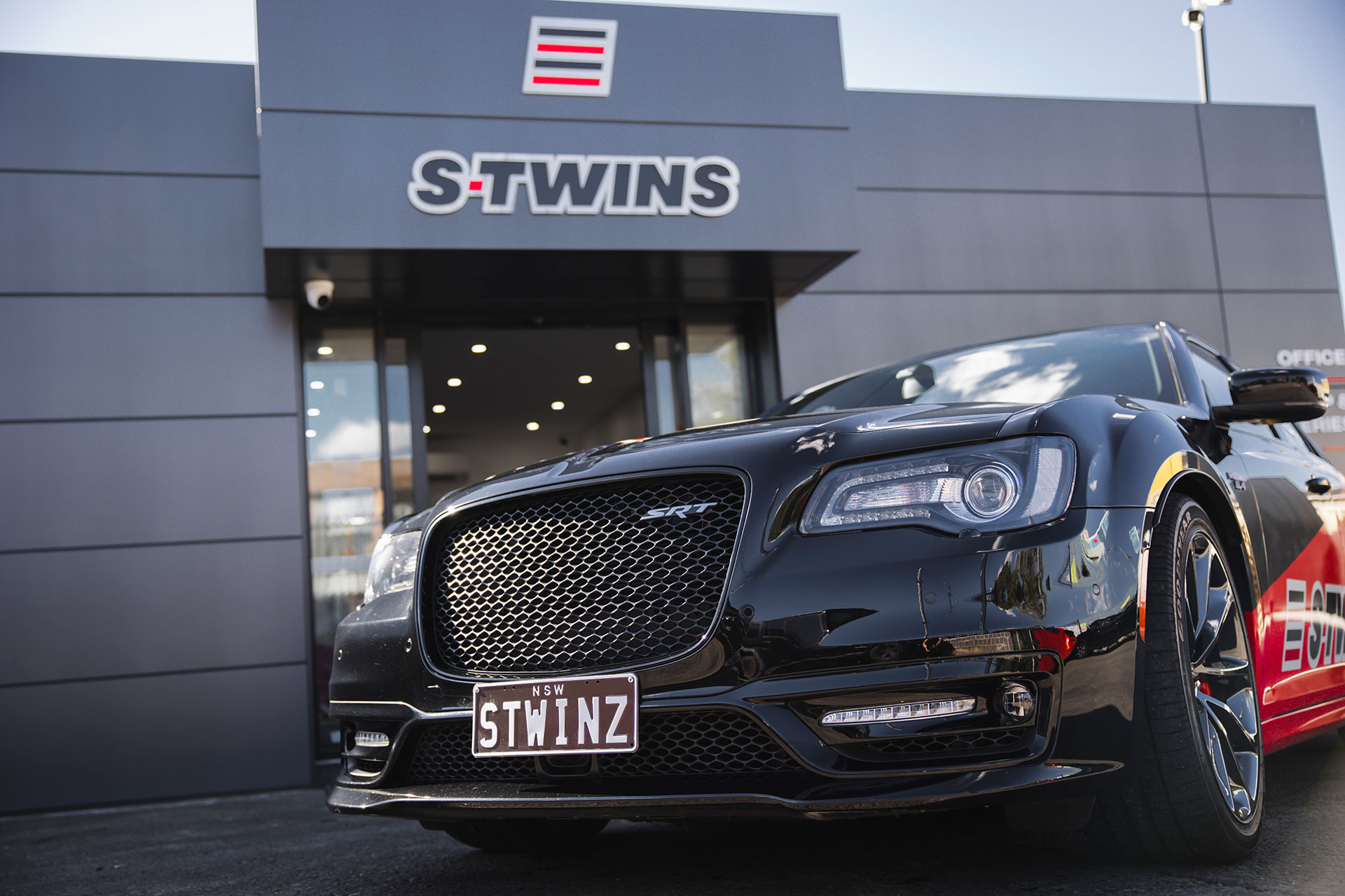 S-Twins Office and Vehicle