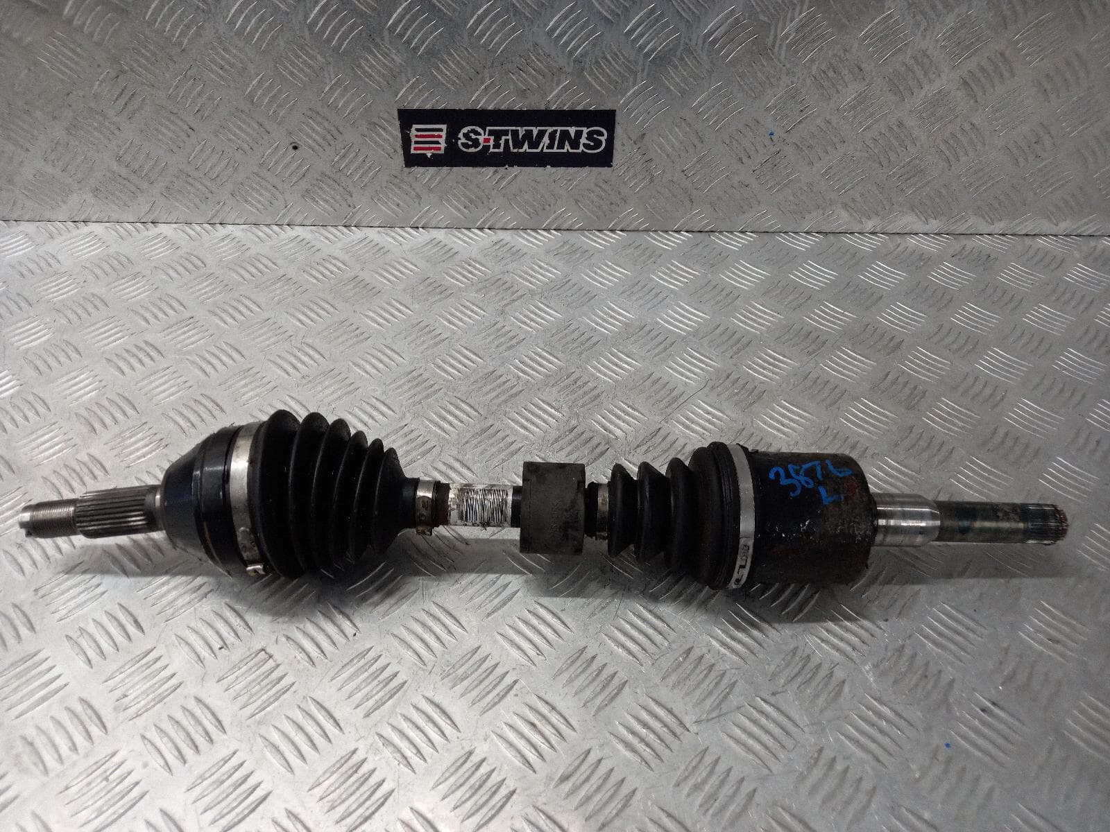 Used auto part listing image: 2011 Holden Epica Left Driveshaft Petrol Abs Type Ep 02/07-12/11 0000150271