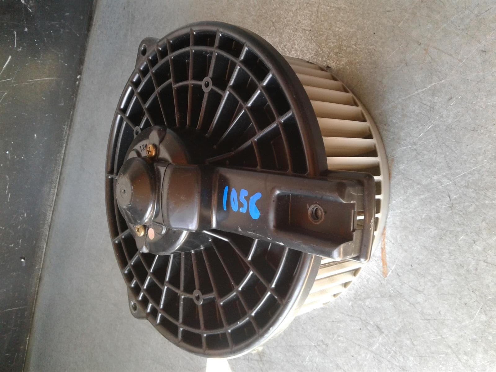 Used auto part listing image: 2004 Lexus Is200/Is300 Heater Fan Motor 0000038750