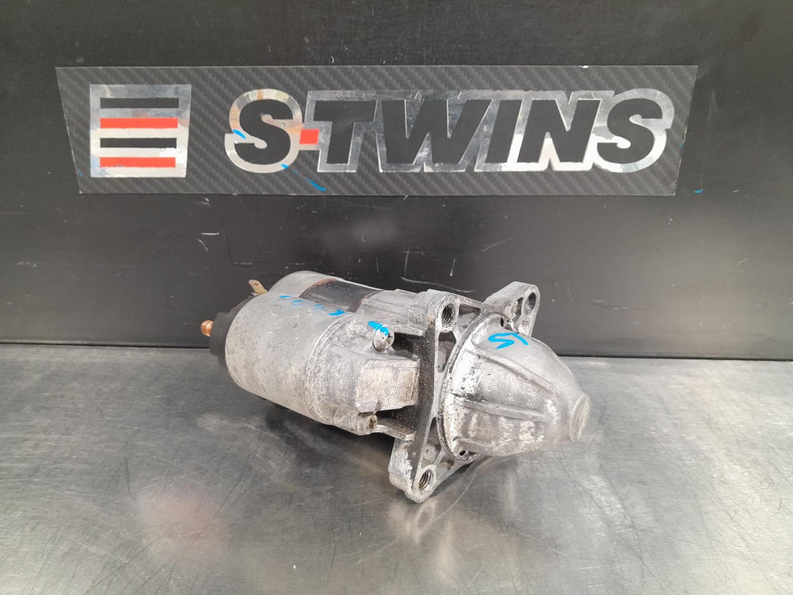 Used auto part listing image: 2002 Ford Laser Starter 0000195108