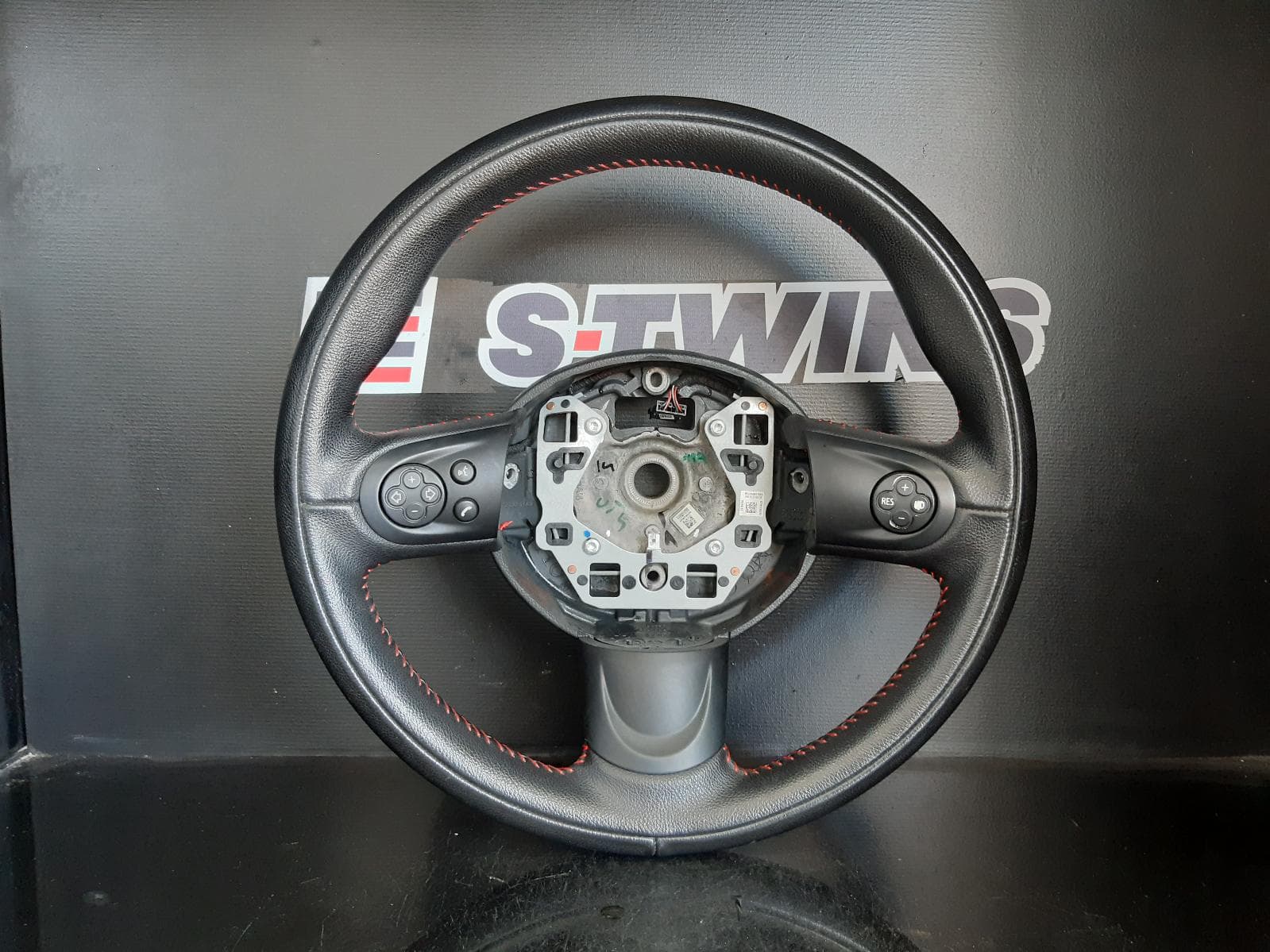 Used auto part listing image: 2012 MINI ROADSTAR STEERING WHEEL R59 03/12-12/15 0000131870