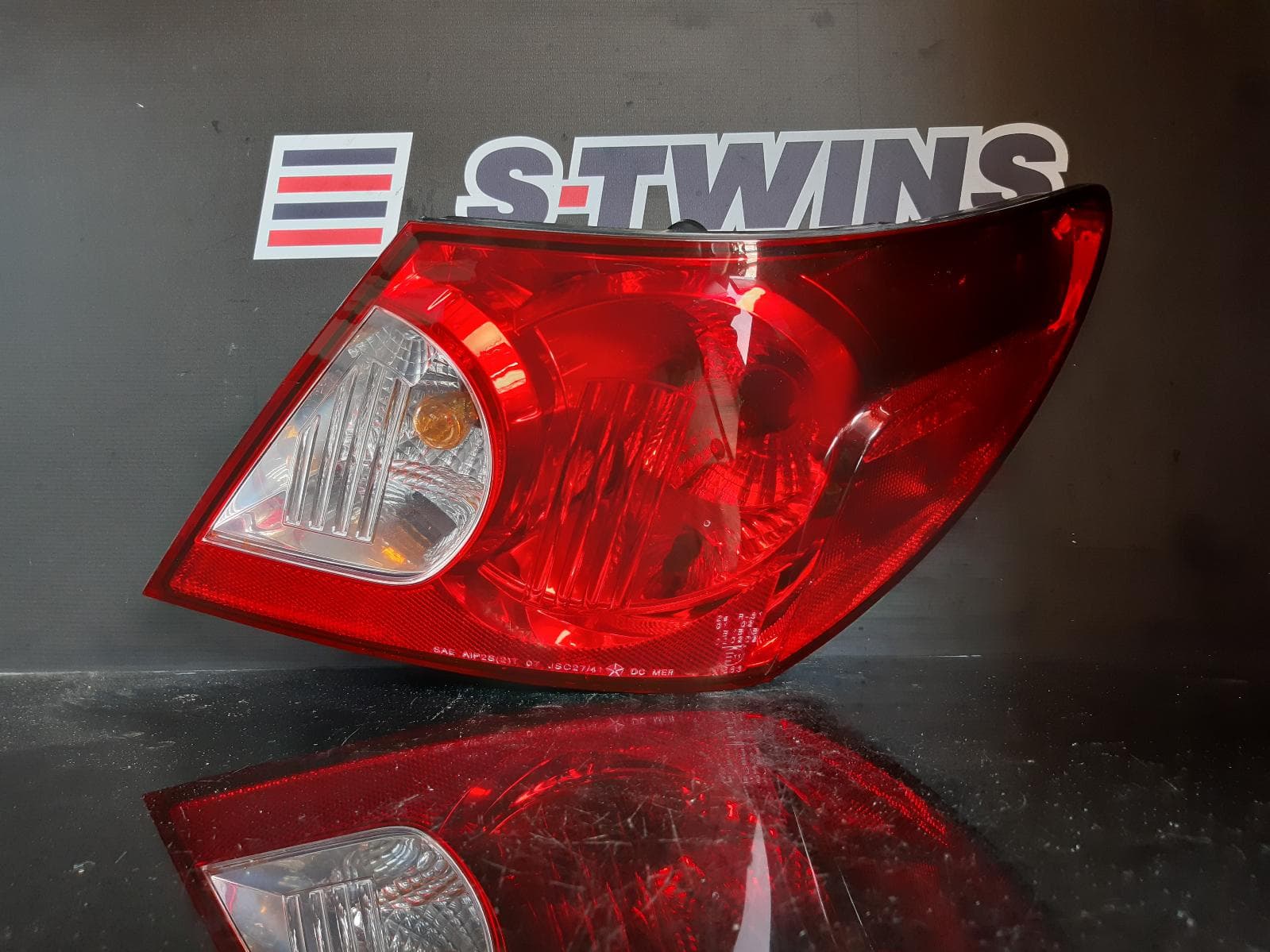 Used auto part listing image: 2007 CHRYSLER SEBRING RIGHT TAILLIGHT JS, SEDAN, 05/07-12/09 0000111880