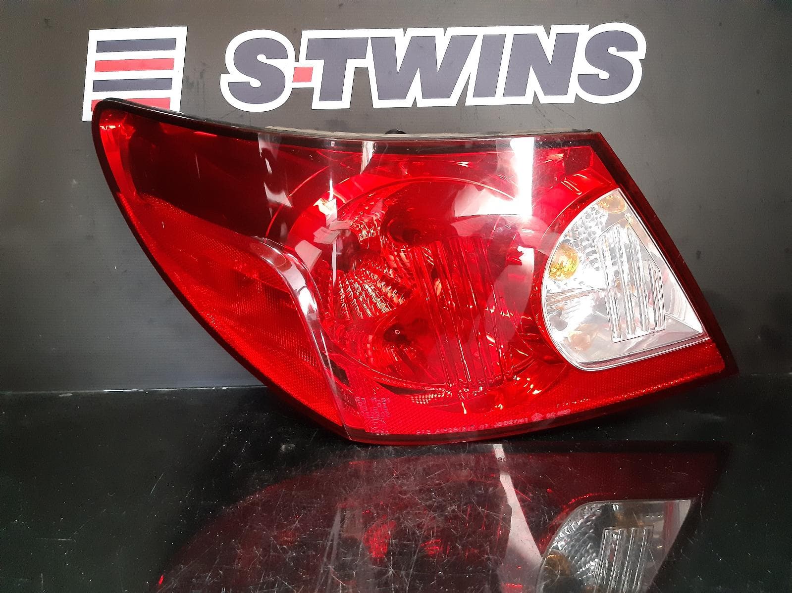Used auto part listing image: 2007 CHRYSLER SEBRING LEFT TAILLIGHT JS, SEDAN, 05/07-12/09 0000111881