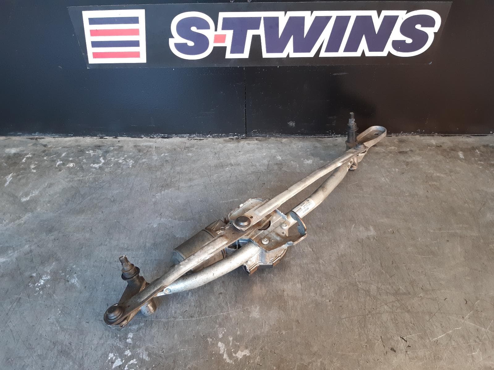 Used auto part listing image: 2009 BMW 7 SERIES WIPER MOTOR F01/F02, 03/09-09/15 0000114178