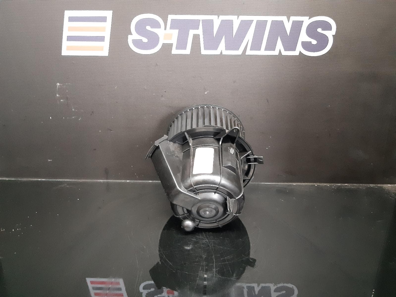 Used auto part listing image: 2014 CITROEN C3 HEATER FAN MOTOR A51, 09/13-01/16 0000107371