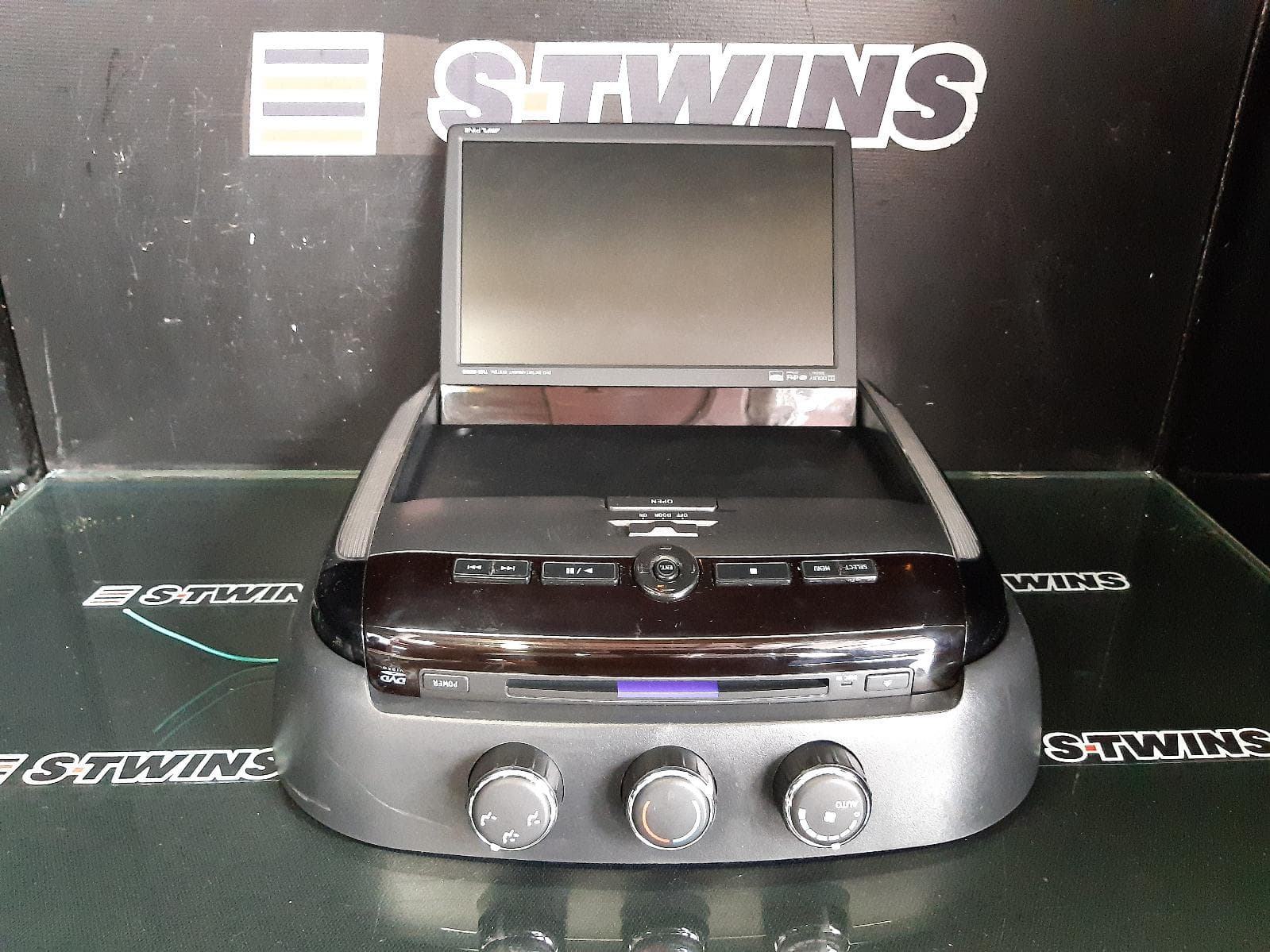 Used auto part listing image: 2013 FIAT FREEMONT DVD PLAYER (ROOF MOUNTED), JF, 04/13-01/17 0000168753