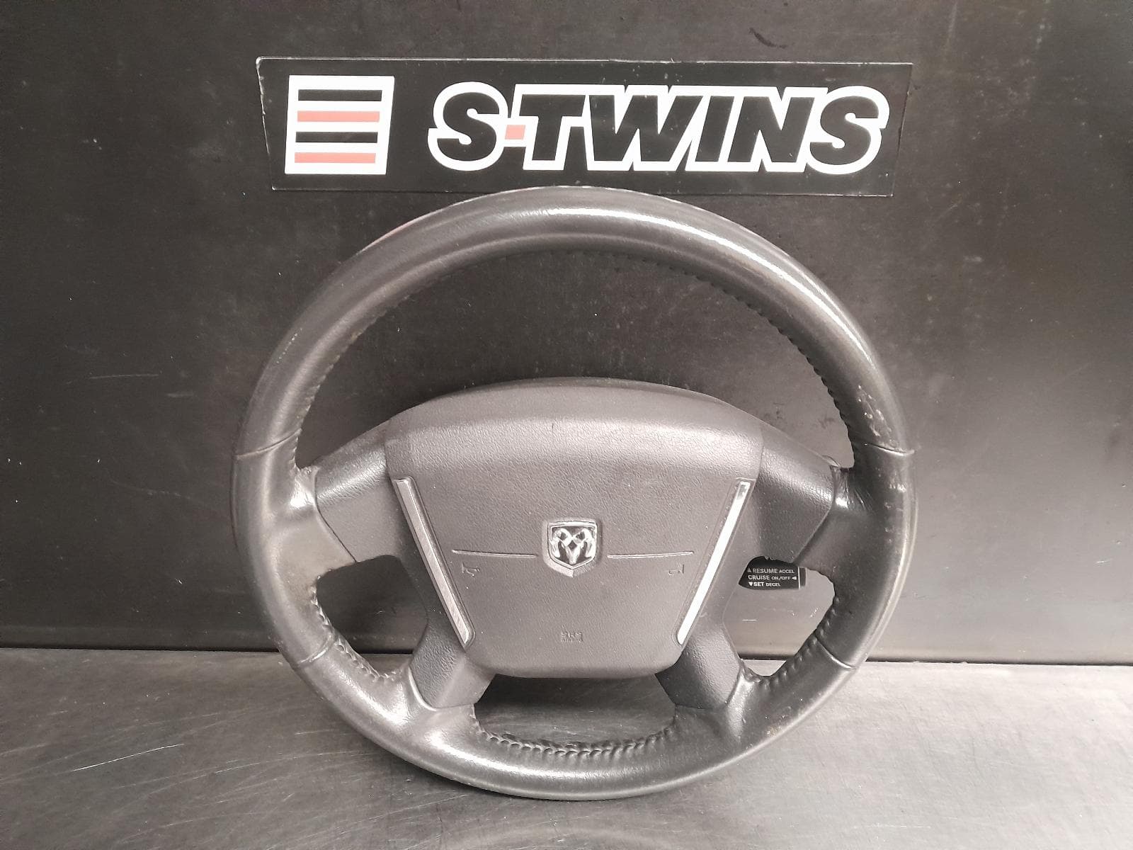 Used auto part listing image: 2011 DODGE CALIBER STEERING WHEEL LEATHER, W/ CHROME TRIM, PM, 08/06-12/12 0000285859