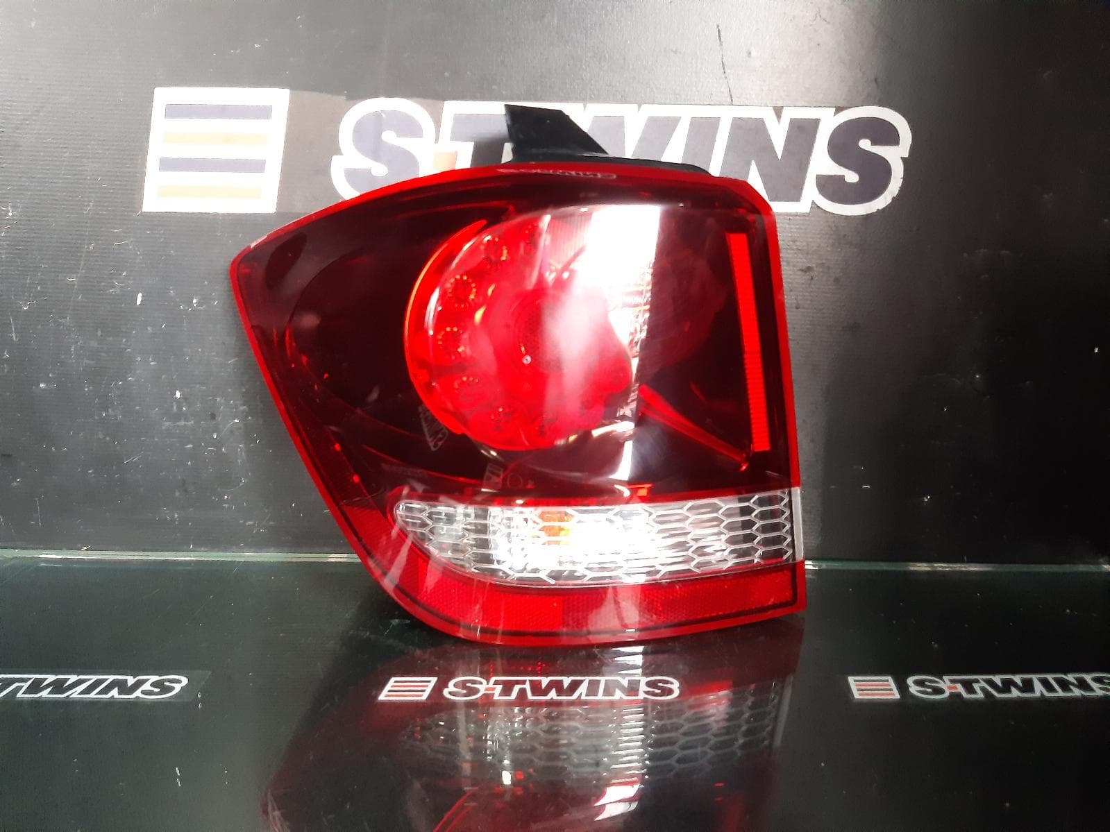 Used auto part listing image: 2015 FIAT FREEMONT LEFT TAILLIGHT JF, CROSSROAD TYPE, 04/13-01/17 0000176842