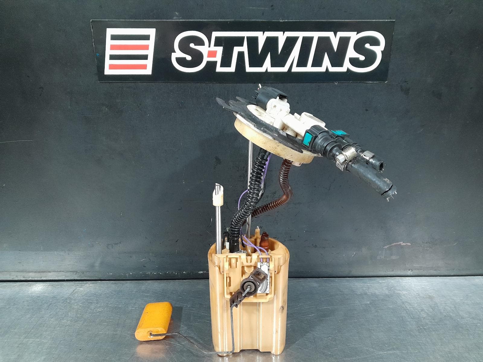 Used auto part listing image: 2004 HOLDEN RODEO FUEL PUMP PETROL, ELEC, EFI, RA, 03/03-07/08 0000271337
