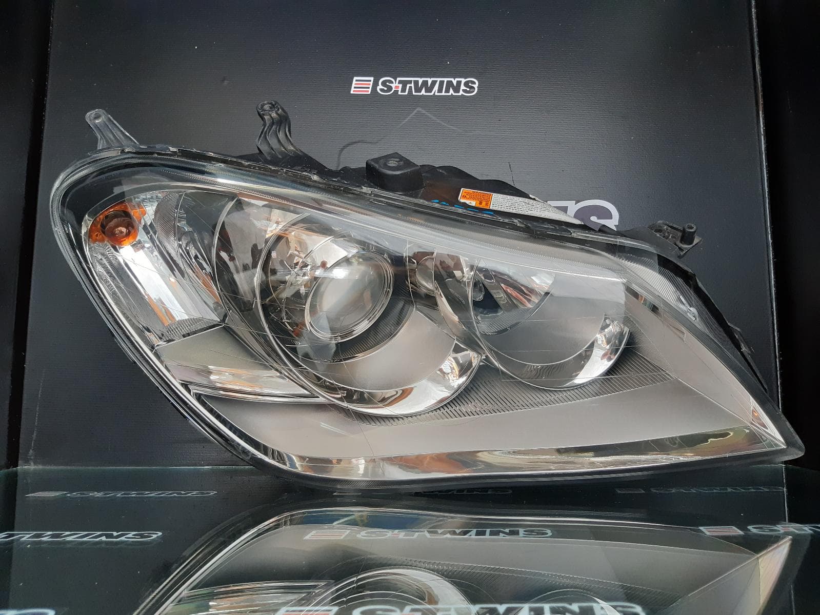 Used auto part listing image: 2014 SUZUKI KIZASHI RIGHT HEADLAMP FR, XENON (HID) TYPE, 09/13-01/17 0000151478