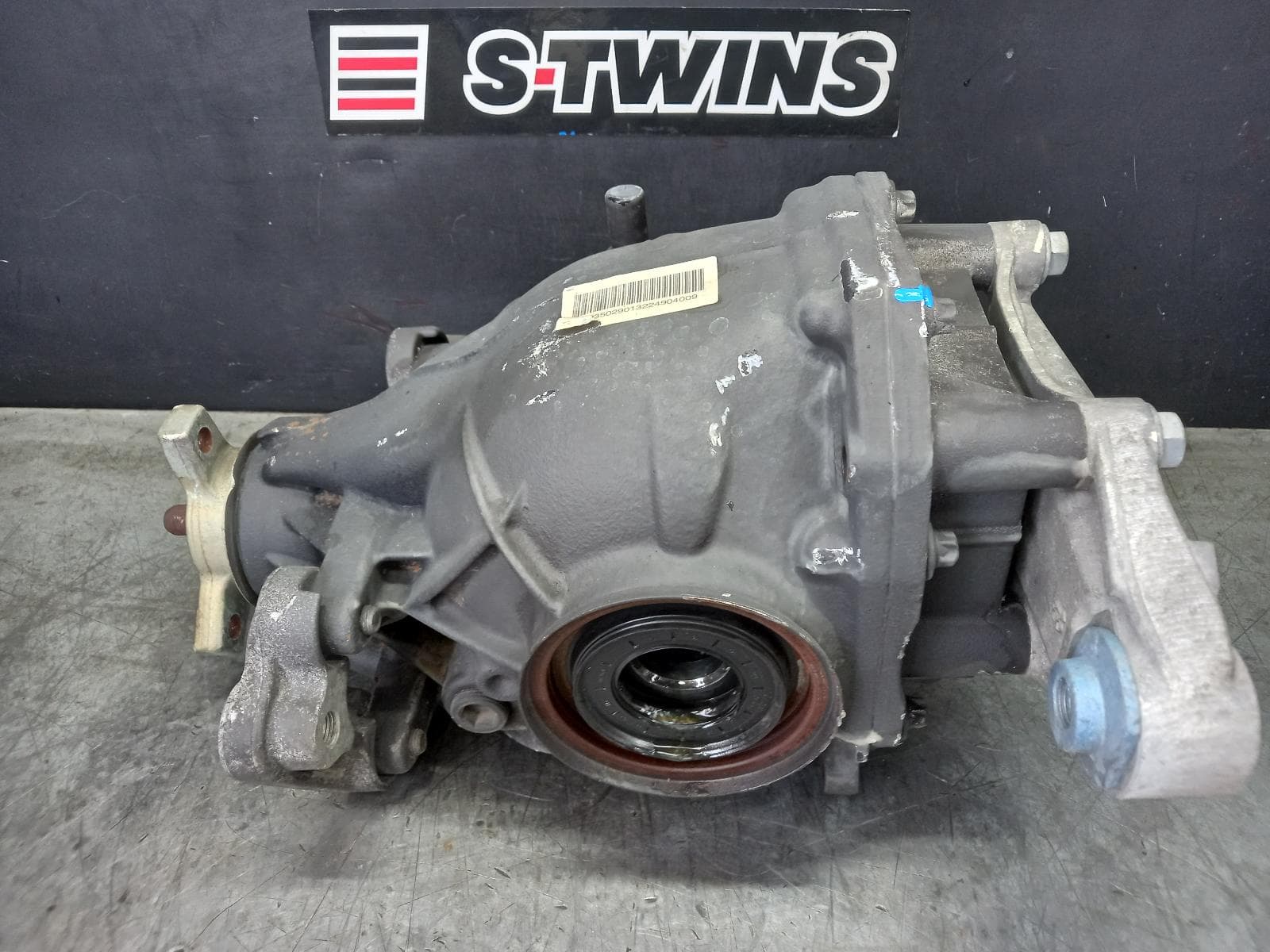 Used auto part listing image: 2013 MERCEDES S CLASS DIFFERENTIAL CENTRE W222, 11/13-11/20 0000343720