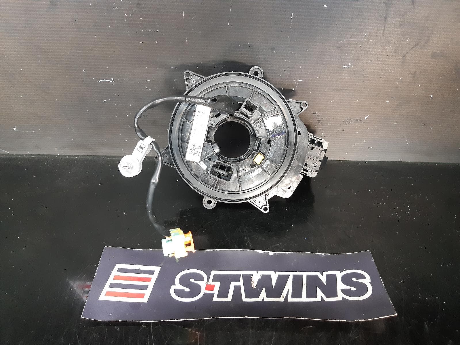 Used auto part listing image: 2015 JEEP CHEROKEE CLOCKSPRING, KL, 02/14-03/18 0000118233