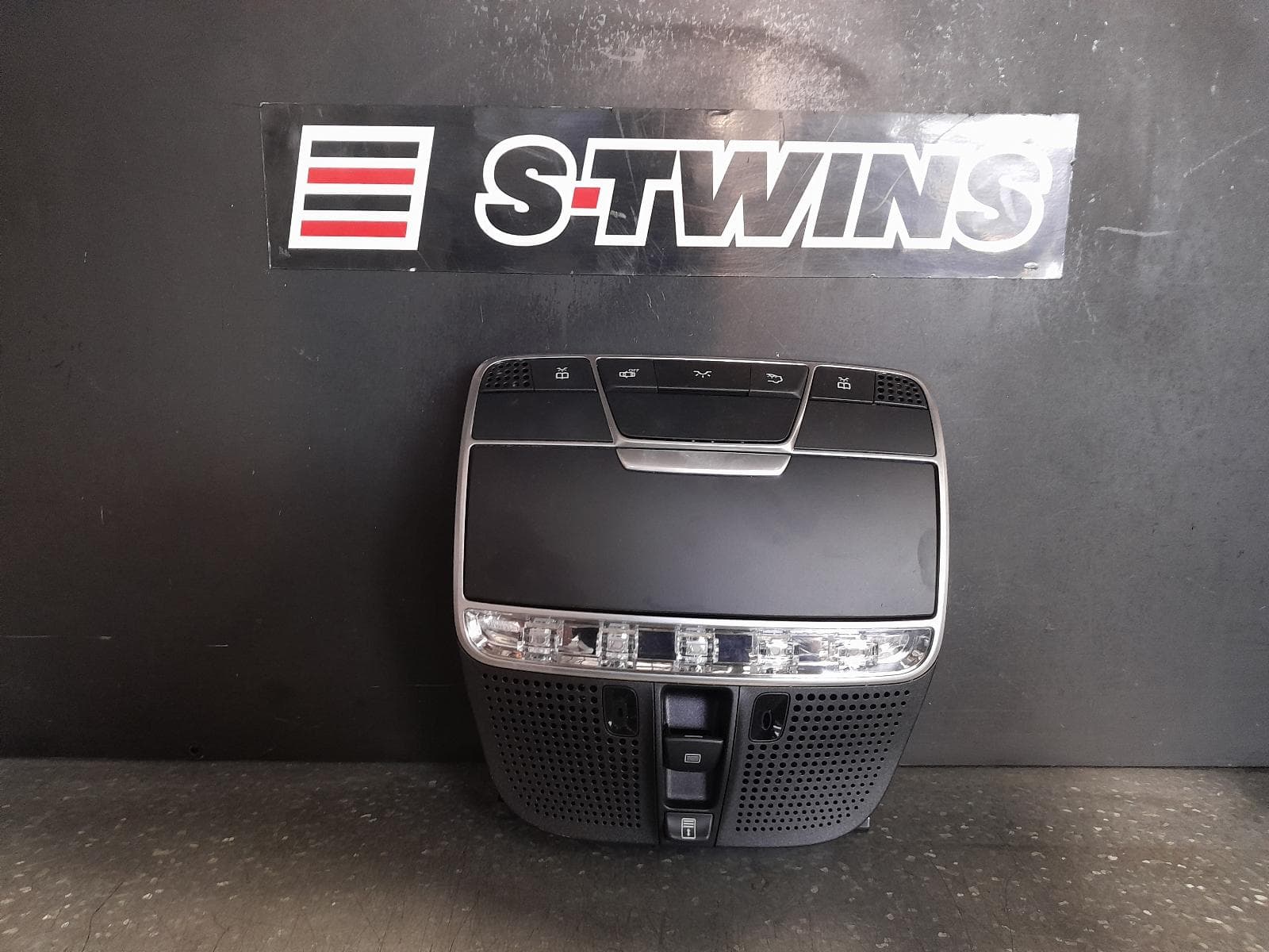 Used auto part listing image: 2013 MERCEDES S CLASS COURTESY LIGHT W222, 11/13-11/20 0000342258