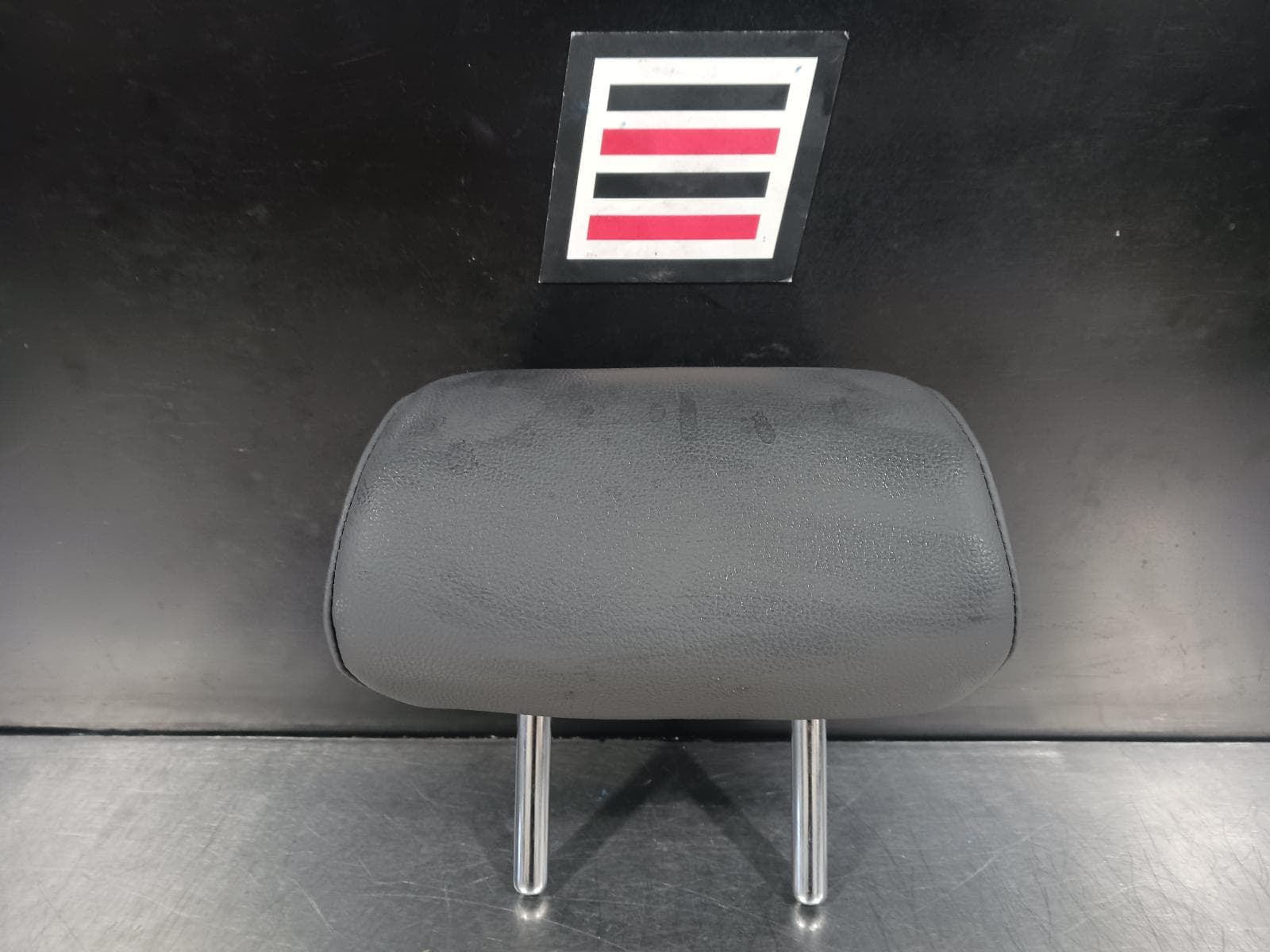 Used auto part listing image: 2017 HYUNDAI ELANTRA HEADREST CENTRE REAR, LEATHER, AD, 12/15-12/20 0000208465