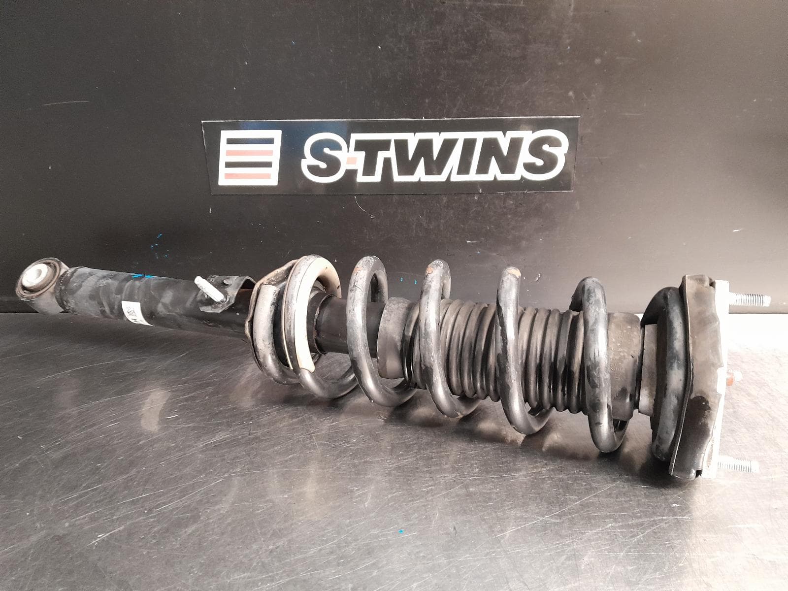 Used auto part listing image: 2013 INFINITI M RIGHT FRONT STRUT Y51, 08/12-12/13 0000260410