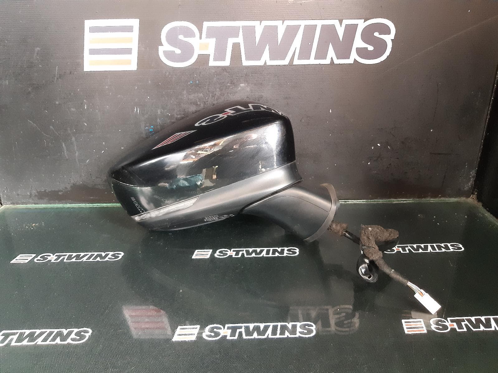 Used auto part listing image: 2019 MAZDA 6 RIGHT DOOR MIRROR GL, NON AUTO FOLD, NON BLIND SPOT MONITOR TYPE, 03/18- 0000277357
