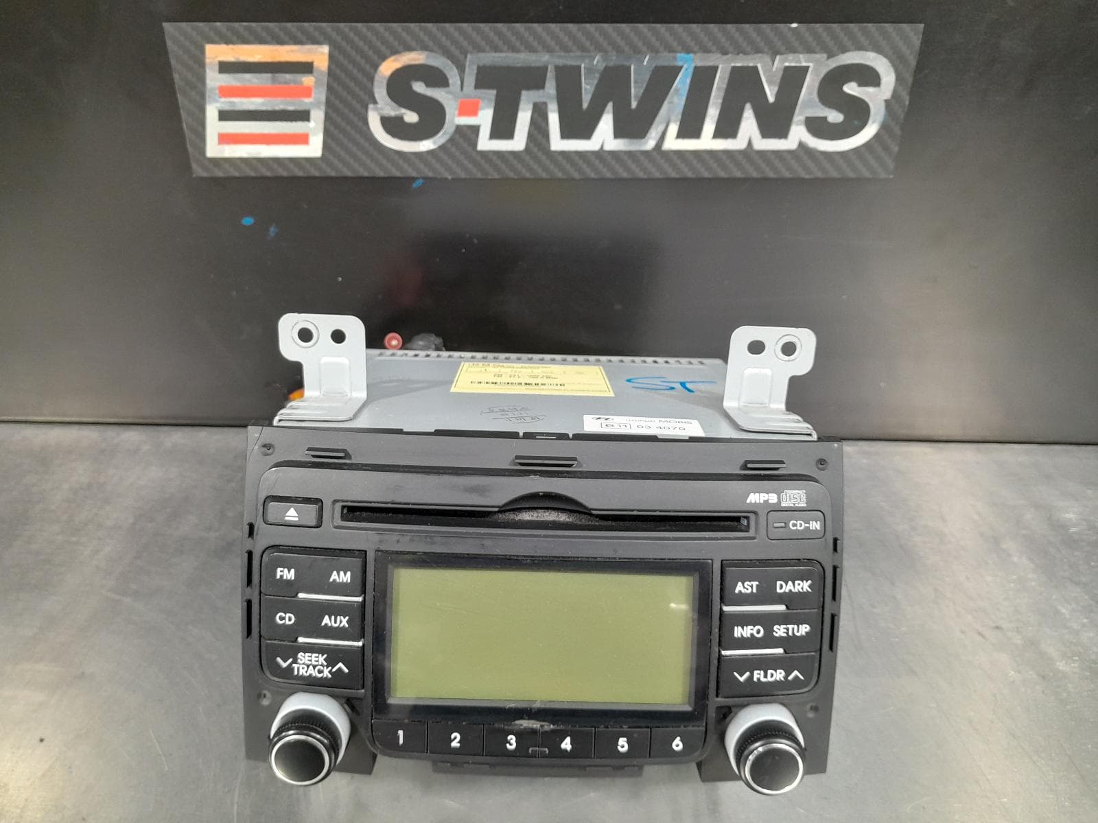 Used auto part listing image: 2010 HYUNDAI I30 MP3/WMA/AUX/CD PLAYER, NON BLUETOOTH TYPE, 6 DISC PLAYER, FD, 09/07-04/12 0000180945