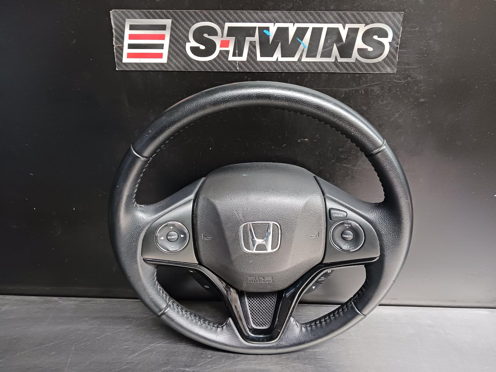 Used auto part listing image: 2019 HONDA HRV STEERING WHEEL LEATHER, RU5, 12/14-10/21 0000249296