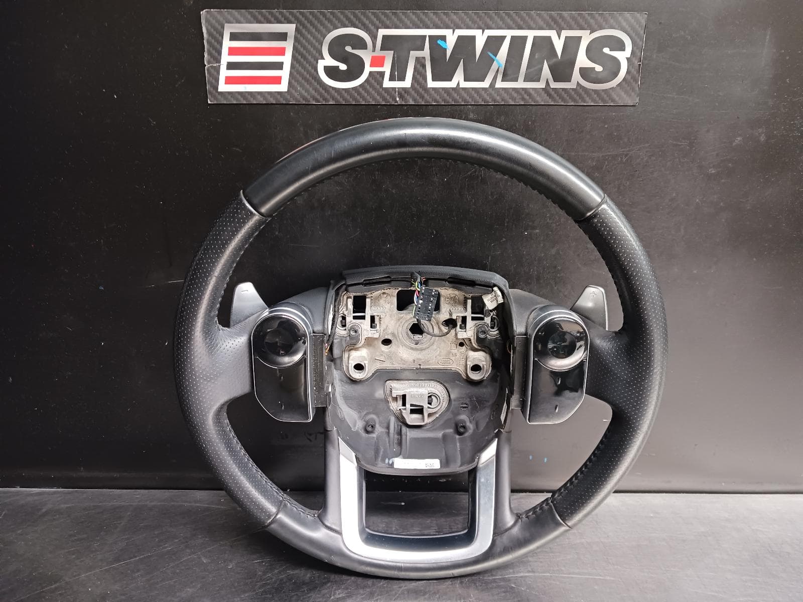 Used auto part listing image: 2016 LAND ROVER RANGE ROVER EVOQUE STEERING WHEEL L538, 11/11-01/19 0000250854