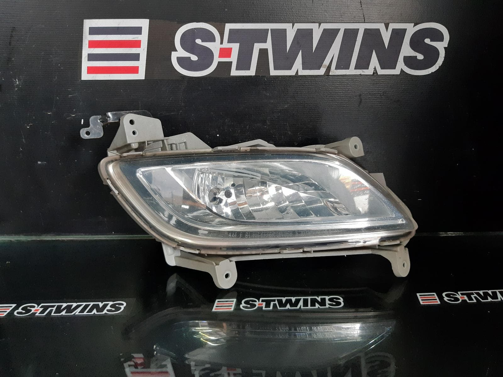 Used auto part listing image: 2012 HYUNDAI I30 RIGHT INDICATOR FOG SIDE BUMPER FOGLAMP, FD, 09/07-04/12 0000166653