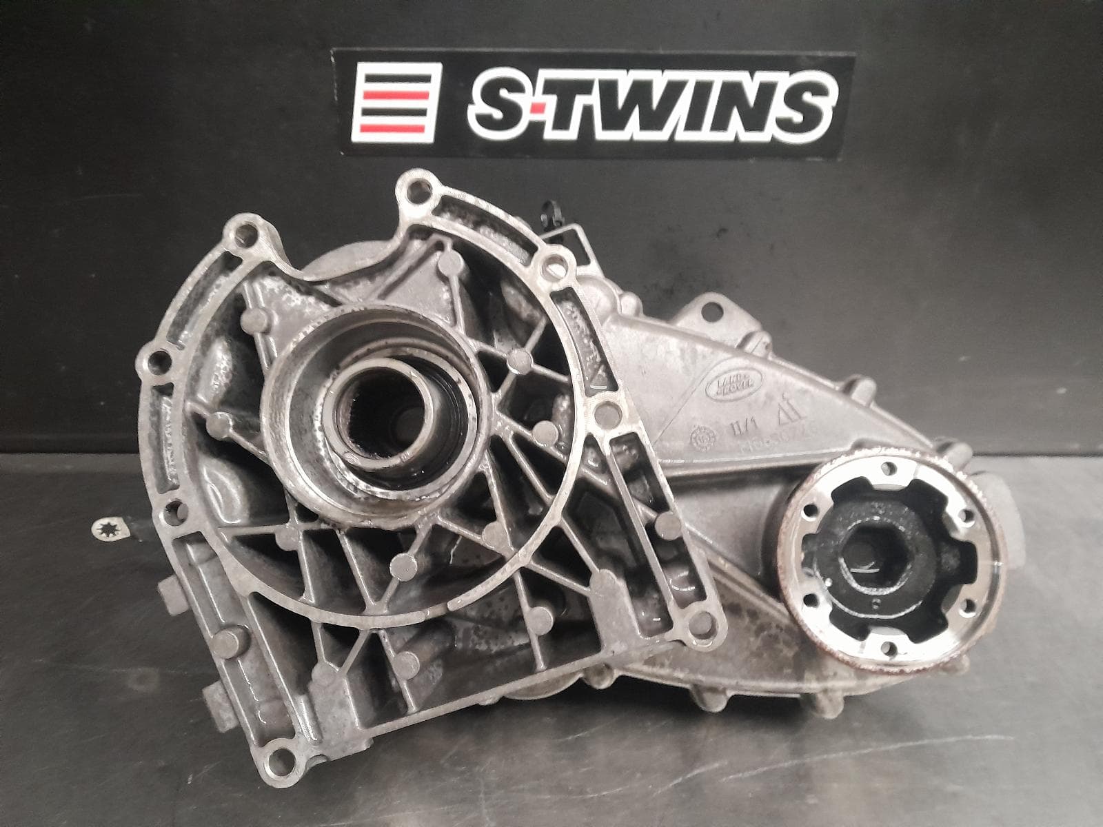 Used auto part listing image: 2017 LAND ROVER RANGEROVER SPORT TRANSFER CASE AUTO, DIESEL, 3.0, TWIN TURBO, 2 SPEED TRASNFER, L494, 06/13-05/18 0000277871