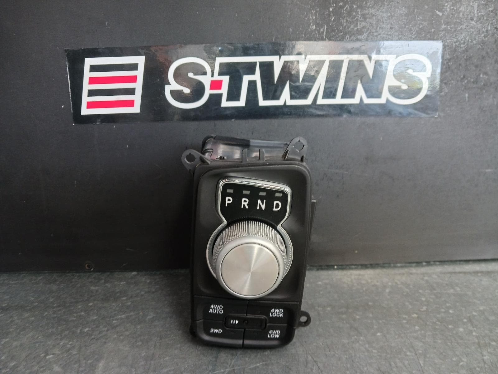 Used auto part listing image: 2020 RAM 1500 GEAR STICK SHIFTER DS, 01/16-12/23 0000316751