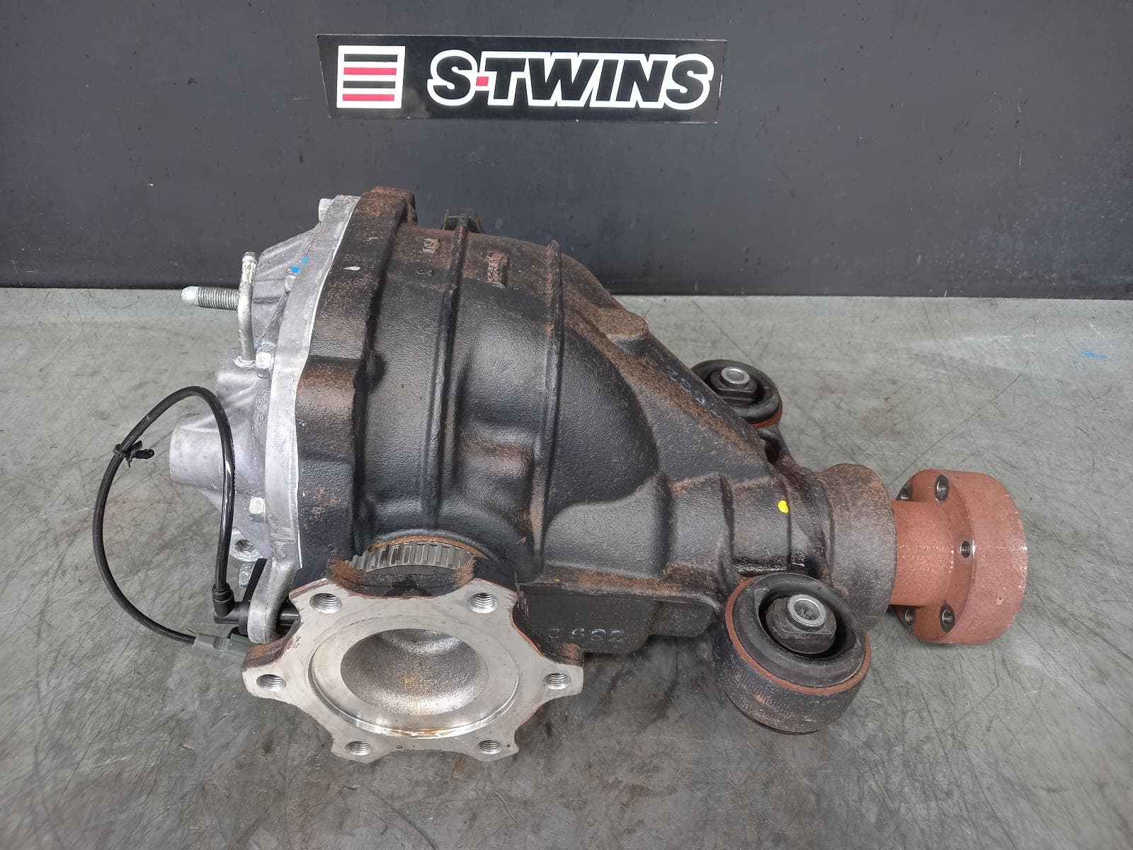 Used auto part listing image: 2012 INFINITI FX DIFFERENTIAL CENTRE S51, 08/12-12/13 0000317493