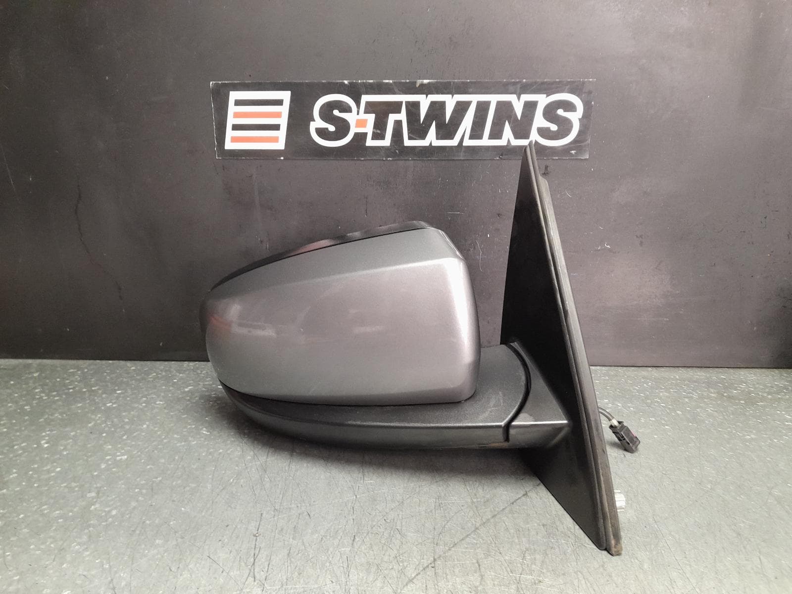 Used auto part listing image: 2013 BMW X5 RIGHT DOOR MIRROR E70, STANDARD, NON SEAT ADJ, NON MEMORY, W/ AUTO DIP & TOP VIEW TYPE, 01/10-08/13 0000349899