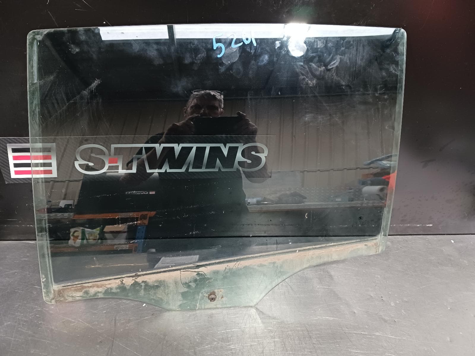 Used auto part listing image: 2014 SKODA SUPERB LEFT REAR DOOR WINDOW 3T, TINTED TYPE, 03/09-12/15 0000198329
