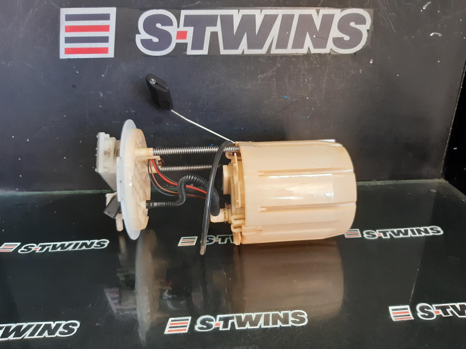 Used auto part listing image: 2019 HYUNDAI KONA FUEL PUMP PETROL, 1.6, G4FJ, TURBO, IN TANK (PUMP ONLY), OS, 09/17-10/20 0000342723