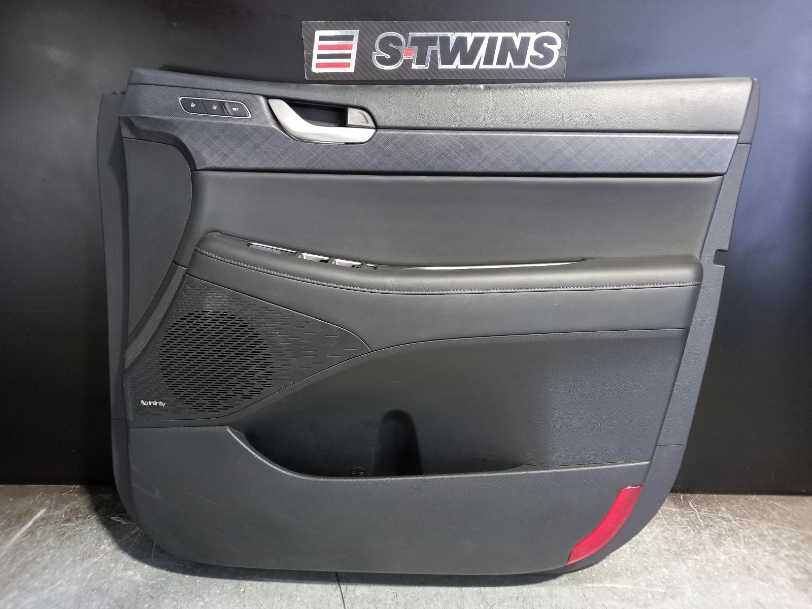 Used auto part listing image: 2022 HYUNDAI PALISADE DOOR TRIM LX2, 07/20-11/24 0000241837
