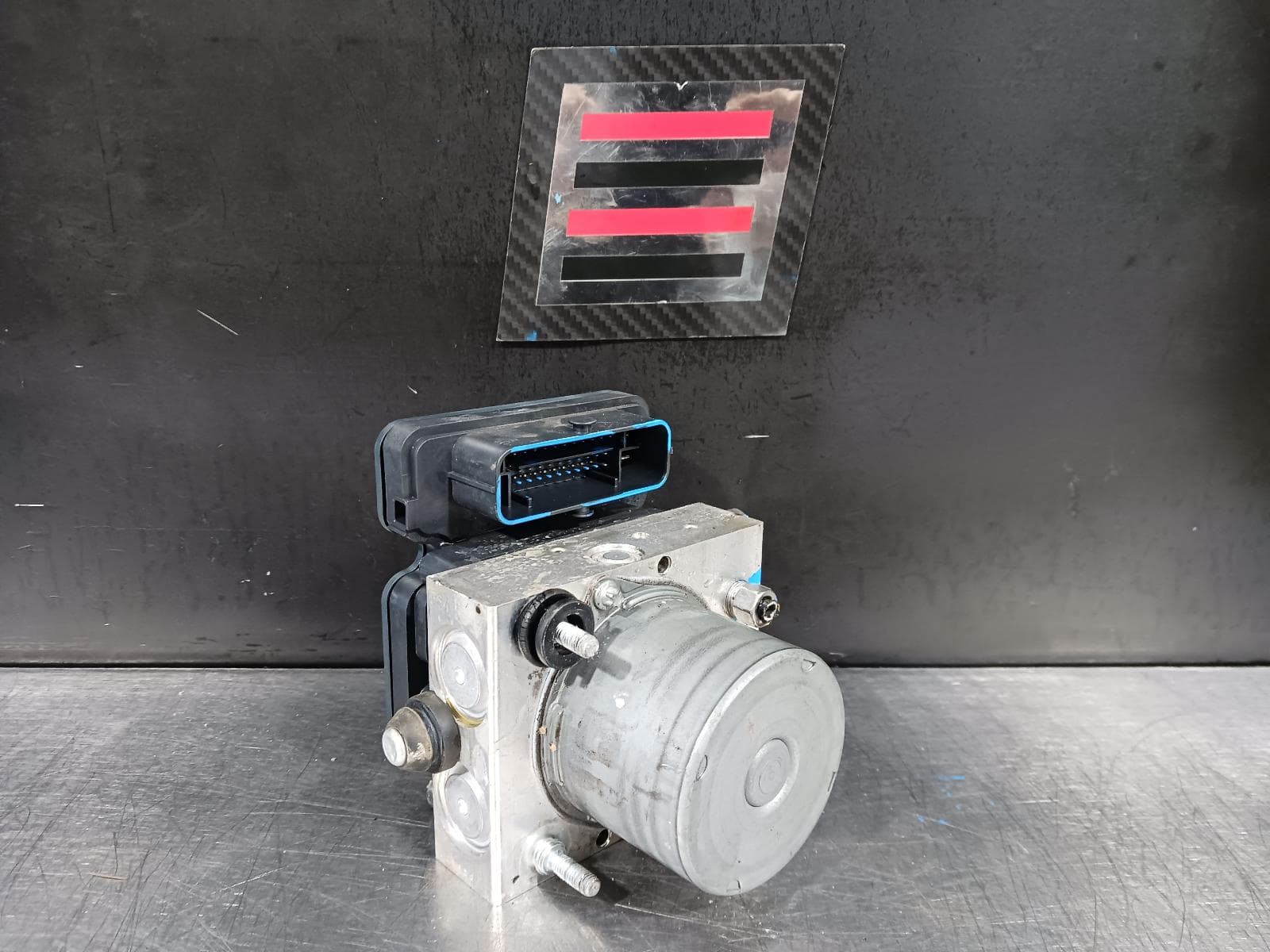 Used auto part listing image: 2014 JEEP CHEROKEE ABS PUMP MODULATOR P/N P68237001AD, KL, 02/14-11/22 0000220329