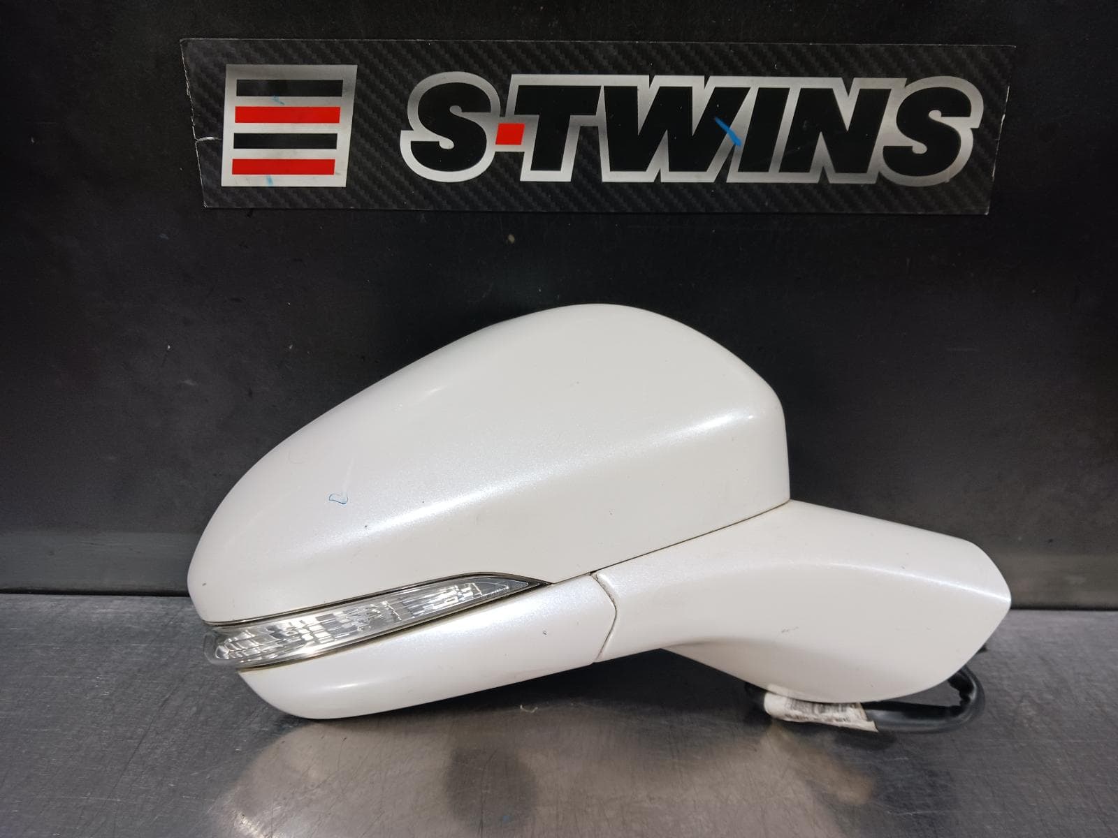 Used auto part listing image: 2015 FORD MONDEO RIGHT DOOR MIRROR MD, TITANIUM, POWER FOLDING, W/ BLIND SPOT TYPE, 09/14-06/20 0000242587