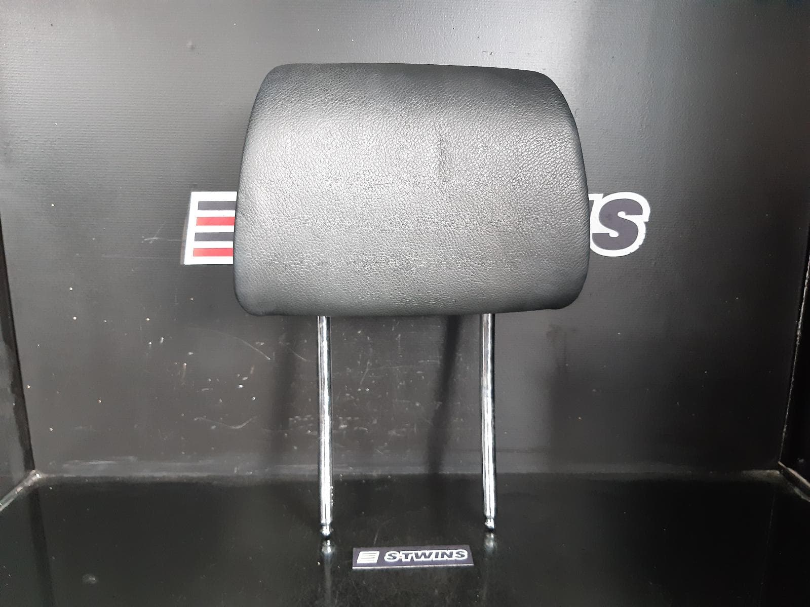 Used auto part listing image: 2007 BMW X5 HEADREST RH FRONT, LEATHER, BLACK, E70, 03/07-08/13 0000132971
