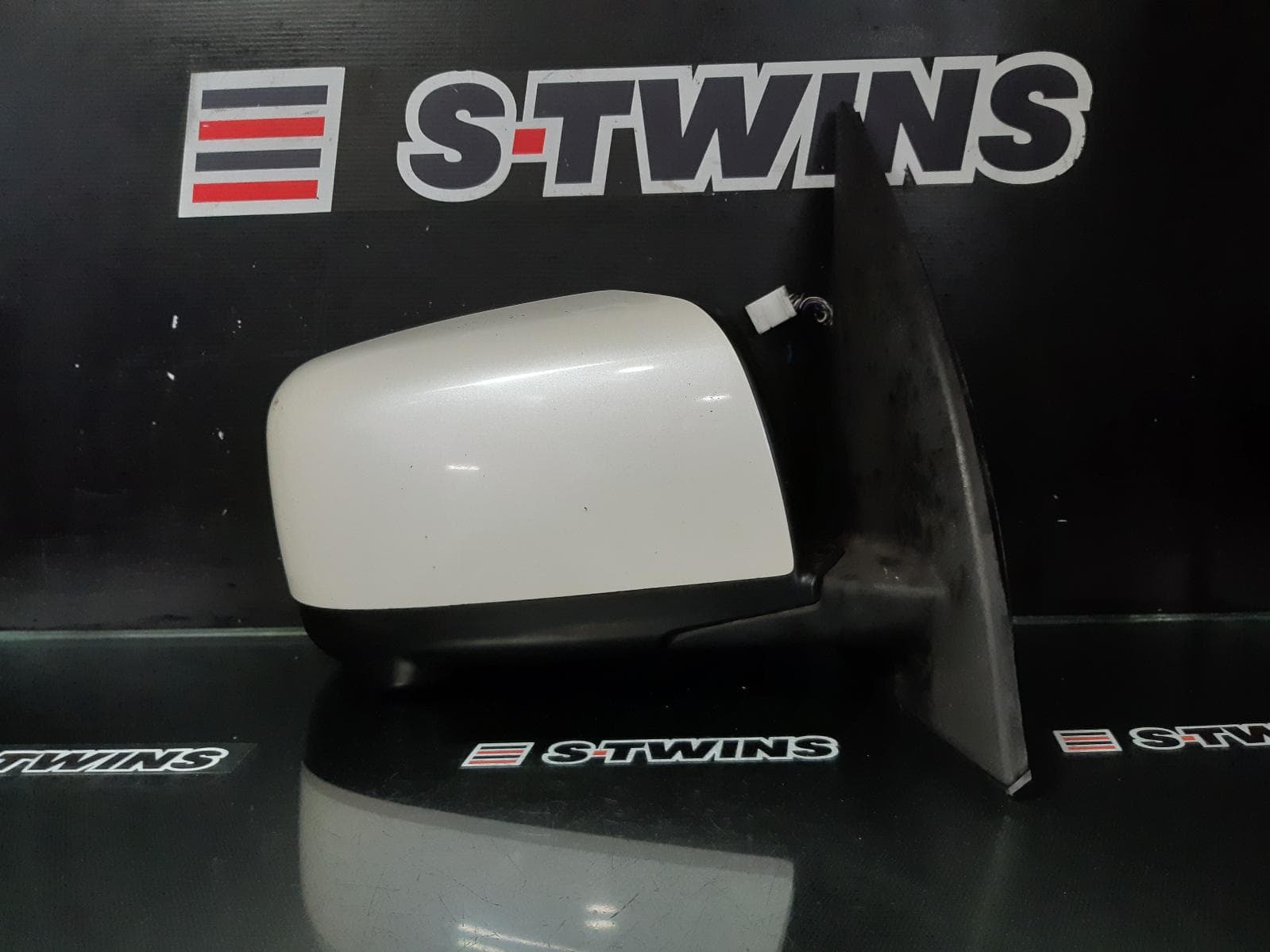 Used auto part listing image: 2012 NISSAN XTRAIL RIGHT DOOR MIRROR T31, W/ CAMERA TYPE, 09/07-04/14 0000212899