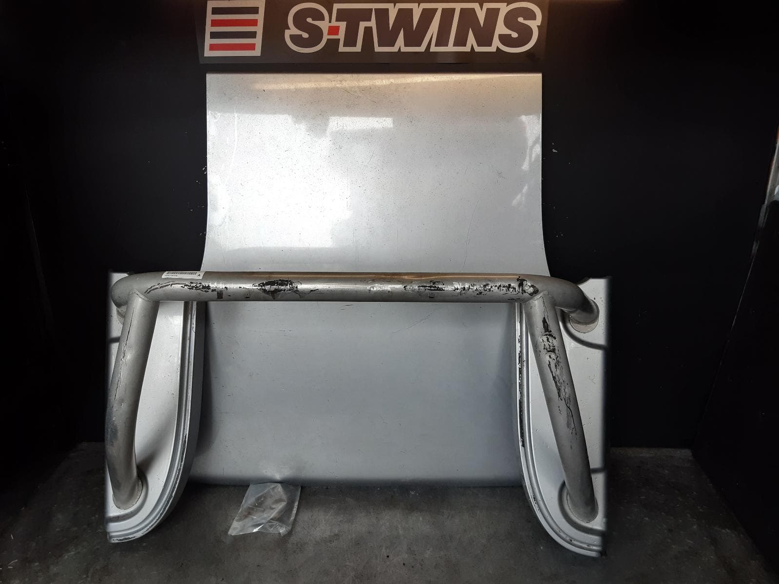 Used auto part listing image: 2007 MITSUBISHI TRITON TONNEAU COVER TONNEAU COVER-HARD, ML, DUAL CAB, 07/06-08/09 0000108208