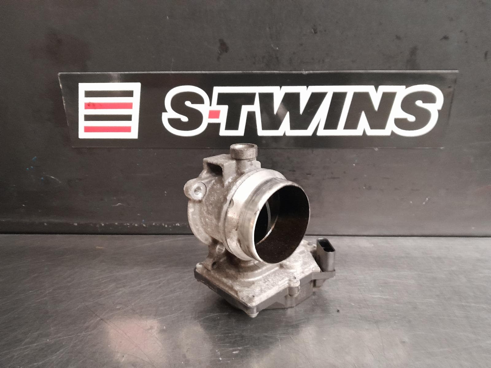 Used auto part listing image: 2012 BMW X5 THROTTLE BODY 3.0, DIESEL, N57/N57S, E70, 06/10-08/13 0000270895