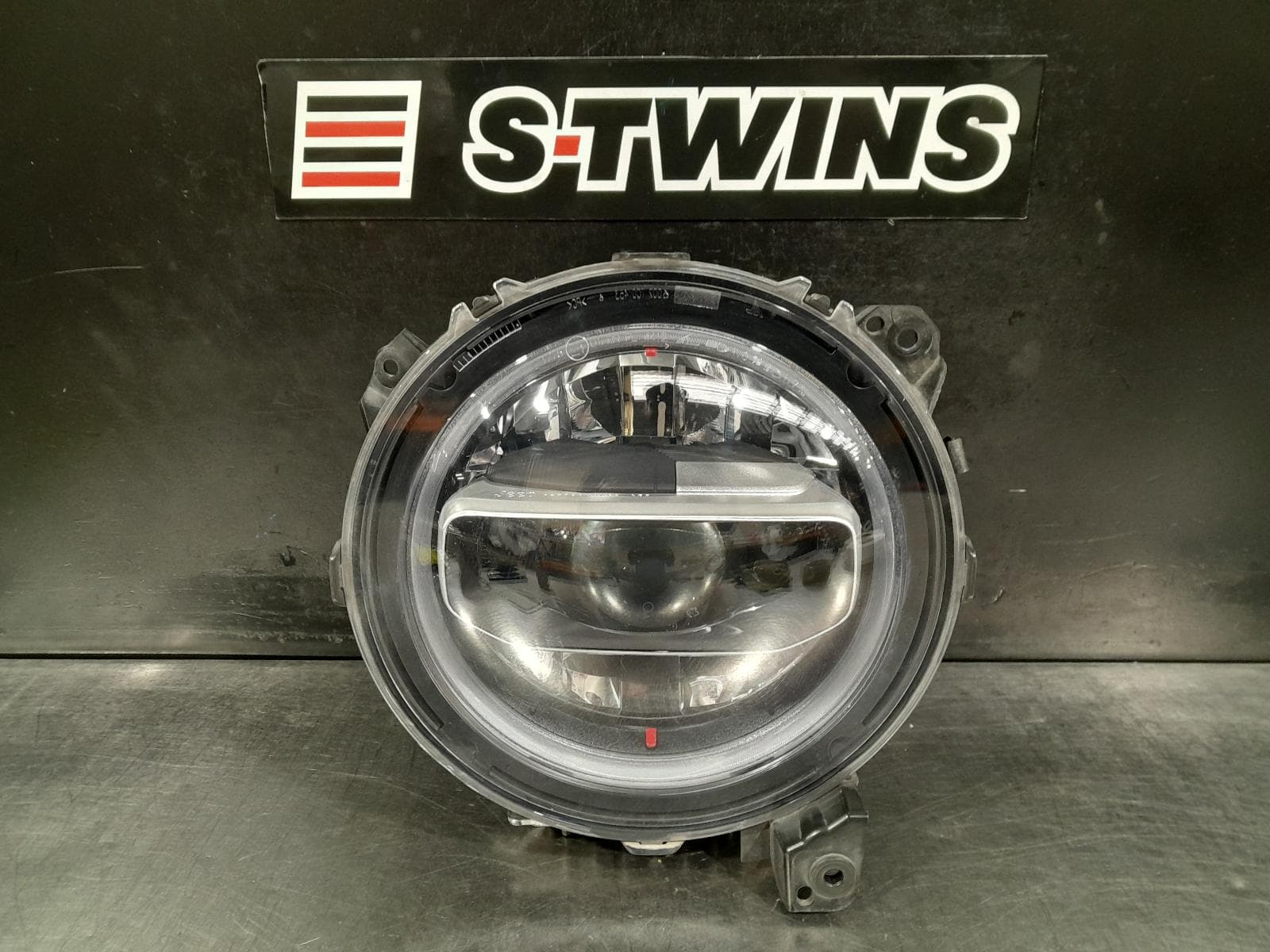 Used auto part listing image: 2022 JEEP WRANGLER RIGHT HEADLAMP JL, LED TYPE, 08/18- 0000281414