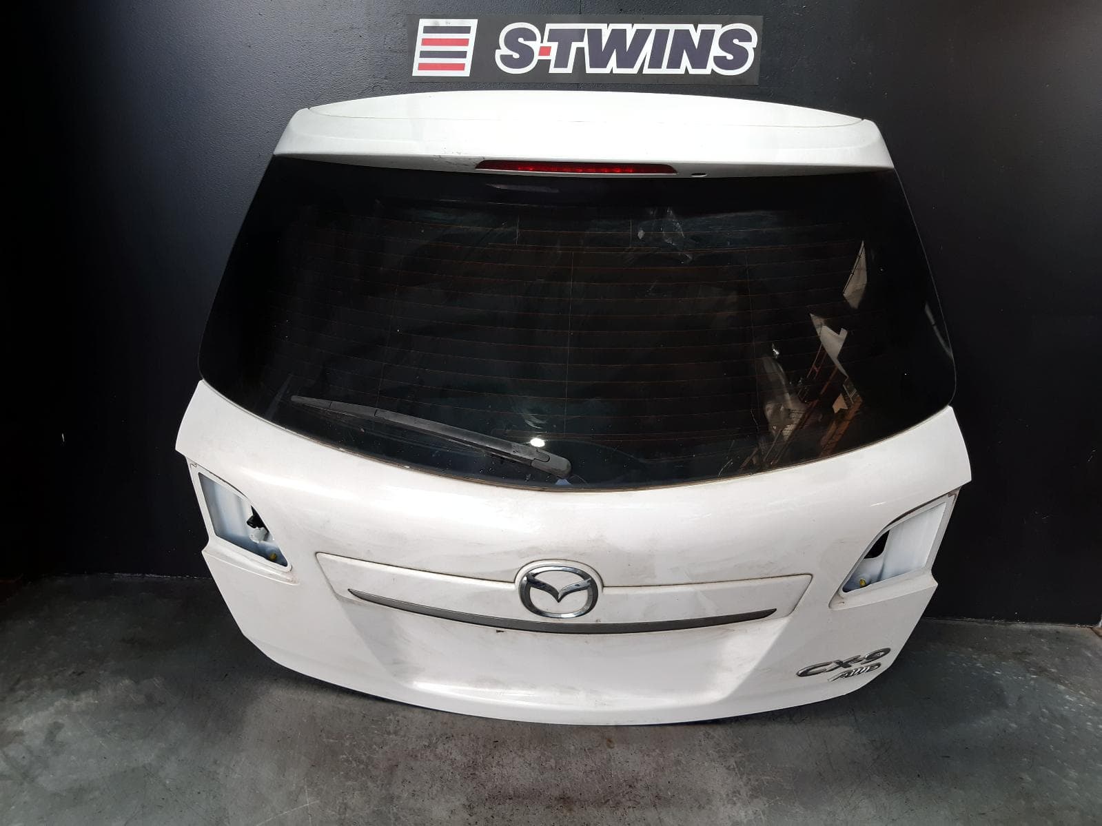 Used auto part listing image: 2013 MAZDA CX9 BOOTLID TAILGATE TAILGATE, TB, NON POWER LIFTGATE TYPE, 12/07-12/15 0000155713