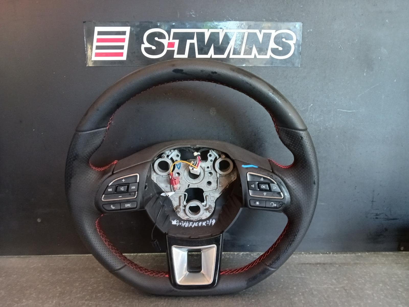 Used auto part listing image: 2024 MG ZS STEERING WHEEL AZS1, BLACK, LEATHER, W/ RED STITCHING, 09/17- 0000315676