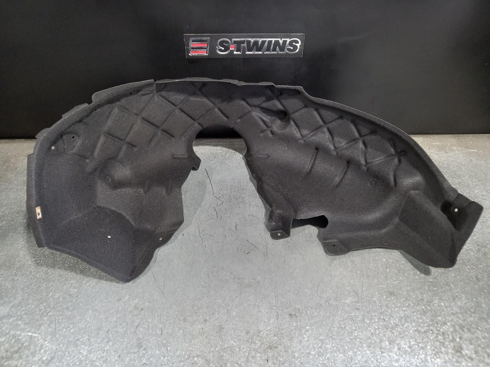 Used auto part listing image: 2017 LAND ROVER RANGE ROVER EVOQUE RIGHT GUARD LINER L538, REAR SECTION, 11/11-01/19 0000245898