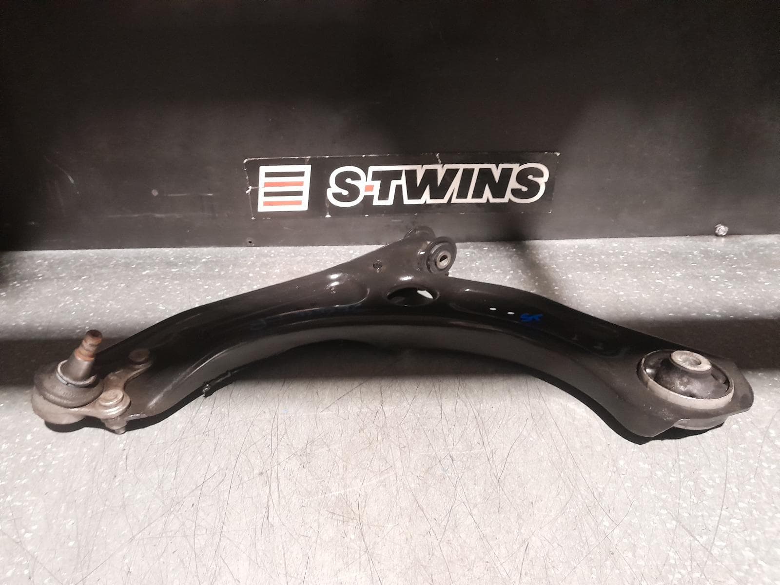 Used auto part listing image: 2020 AUDI A1 LEFT FRONT LOWER CONTROL ARM GB, 01/19- 0000335360
