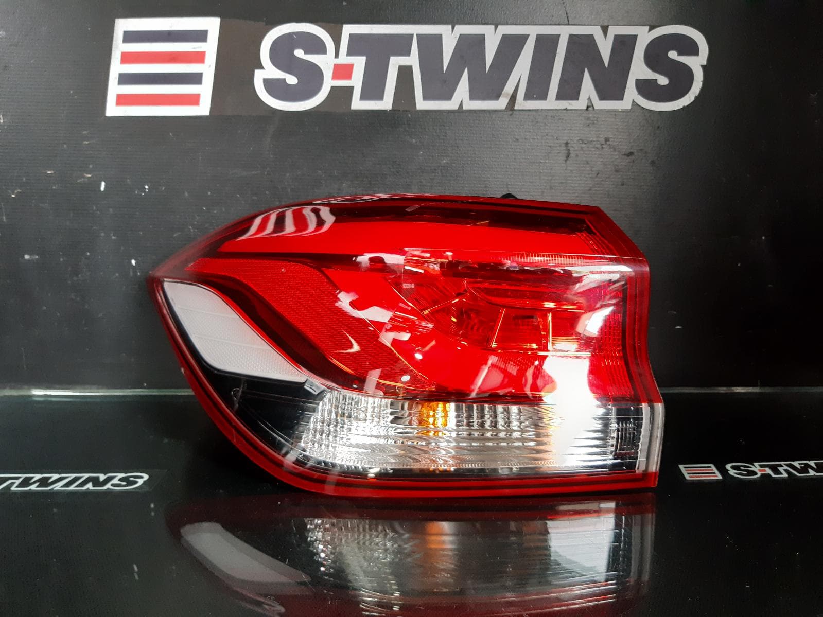 Used auto part listing image: 2020 HYUNDAI I30 LEFT TAILLIGHT IN BODY, PD, HATCH (CZECH VIN TMAH), N, LED TYPE, 03/17-02/21 0000167816