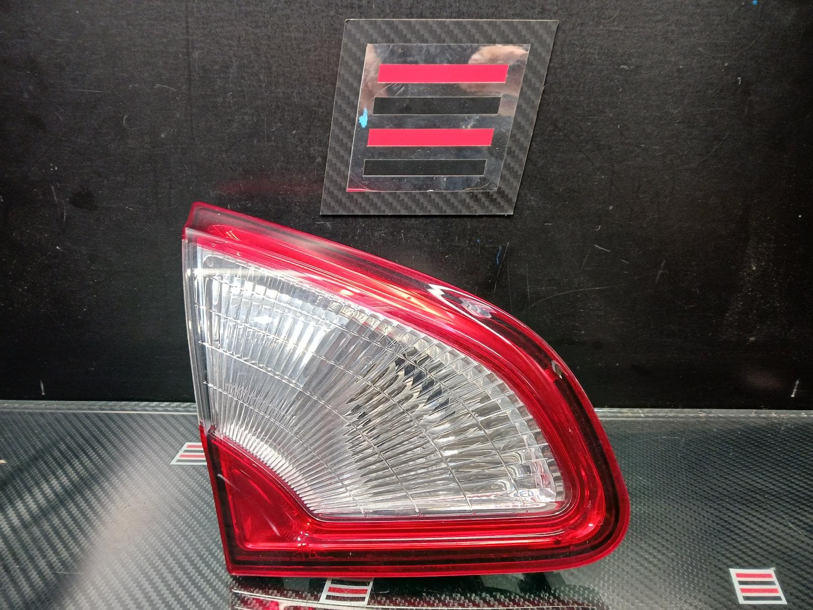 Used auto part listing image: 2012 NISSAN DUALIS REAR GARNISH TAILGATE LAMP (LH SIDE), J10, 01/10-05/14 0000207051