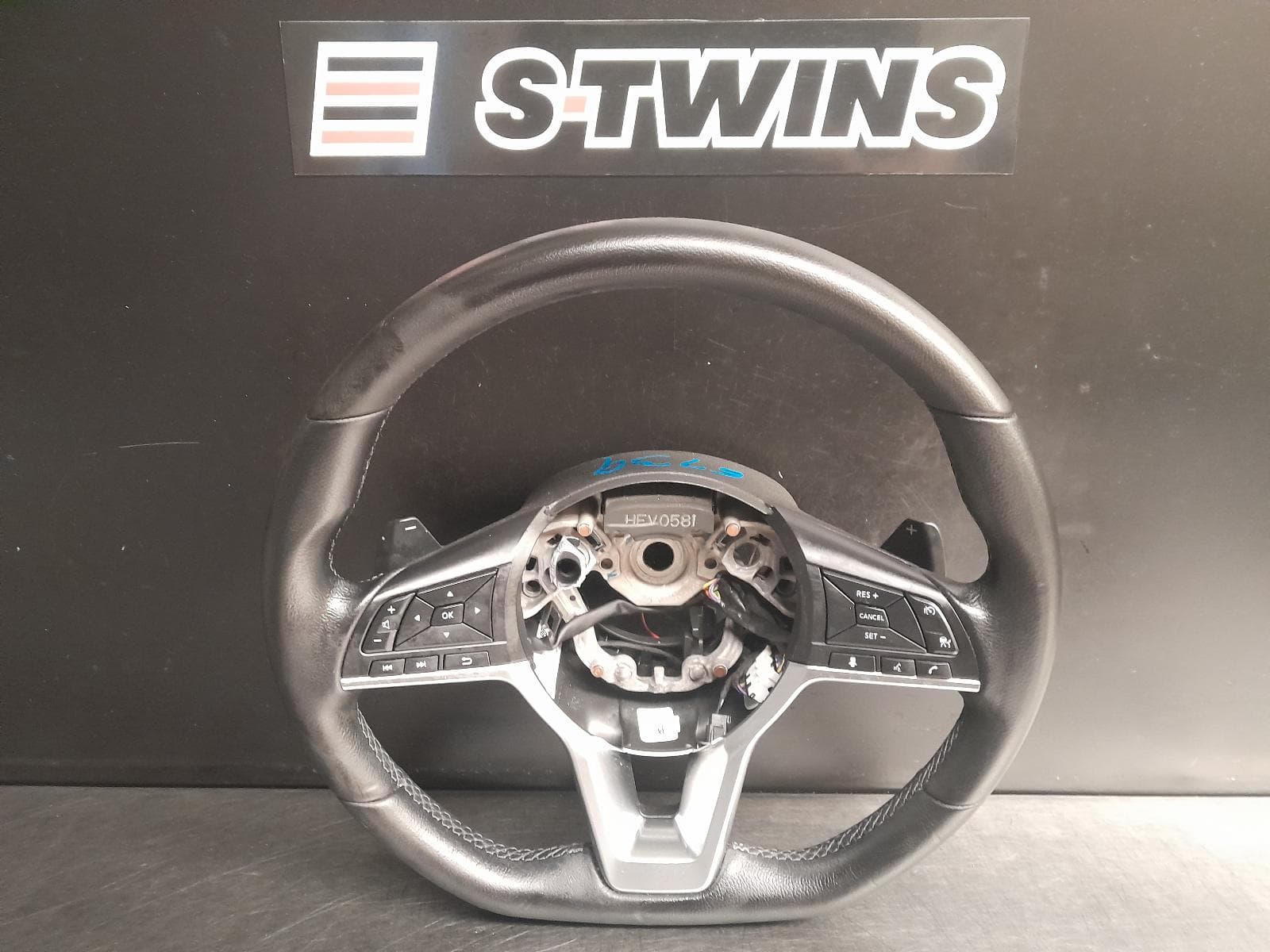 Used auto part listing image: 2021 NISSAN JUKE STEERING WHEEL F16, 03/20- 0000255454