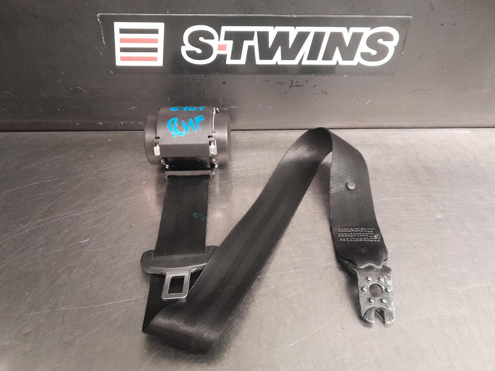 Used auto part listing image: 2014 AUDI A3 SEAT BELT STALK RH REAR, SEAT BELT ONLY, SEDAN, 8V, 12/13-10/20 0000277159