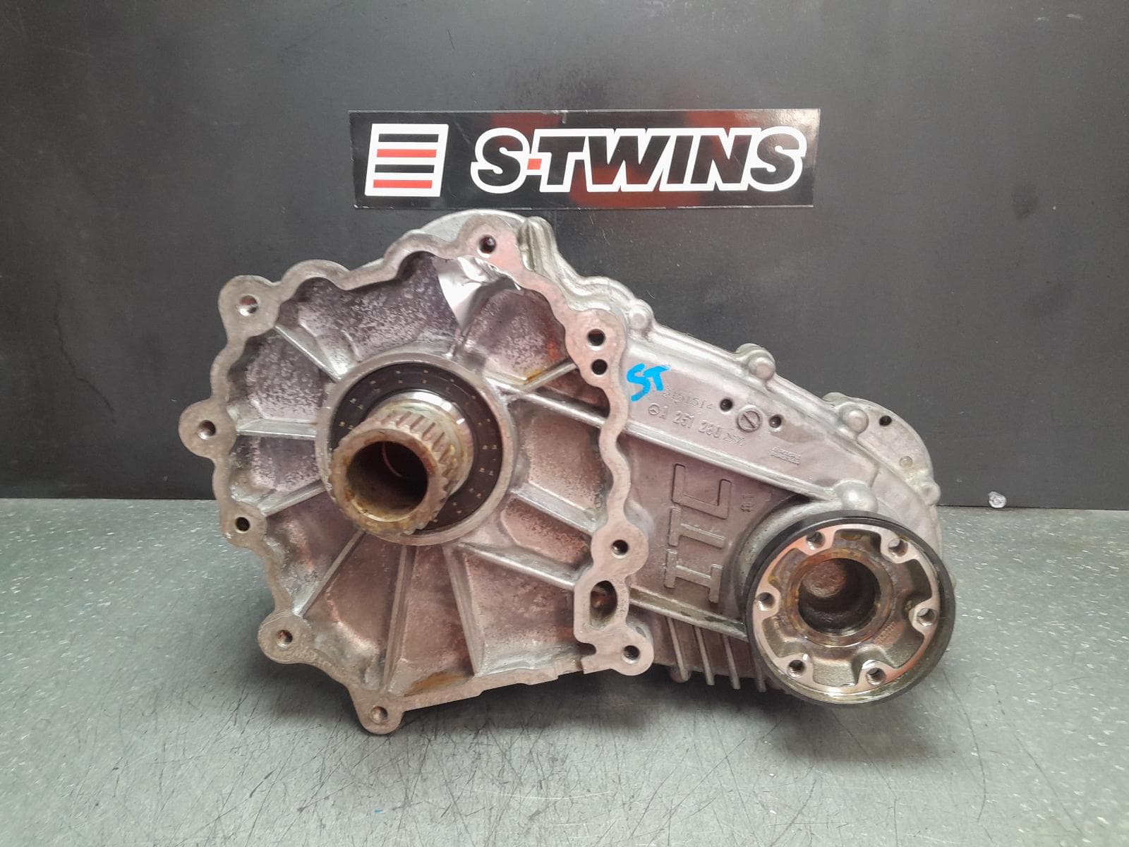 Used auto part listing image: 2017 MERCEDES GLS CLASS TRANSFER CASE X166, 01/16-07/19 0000356453