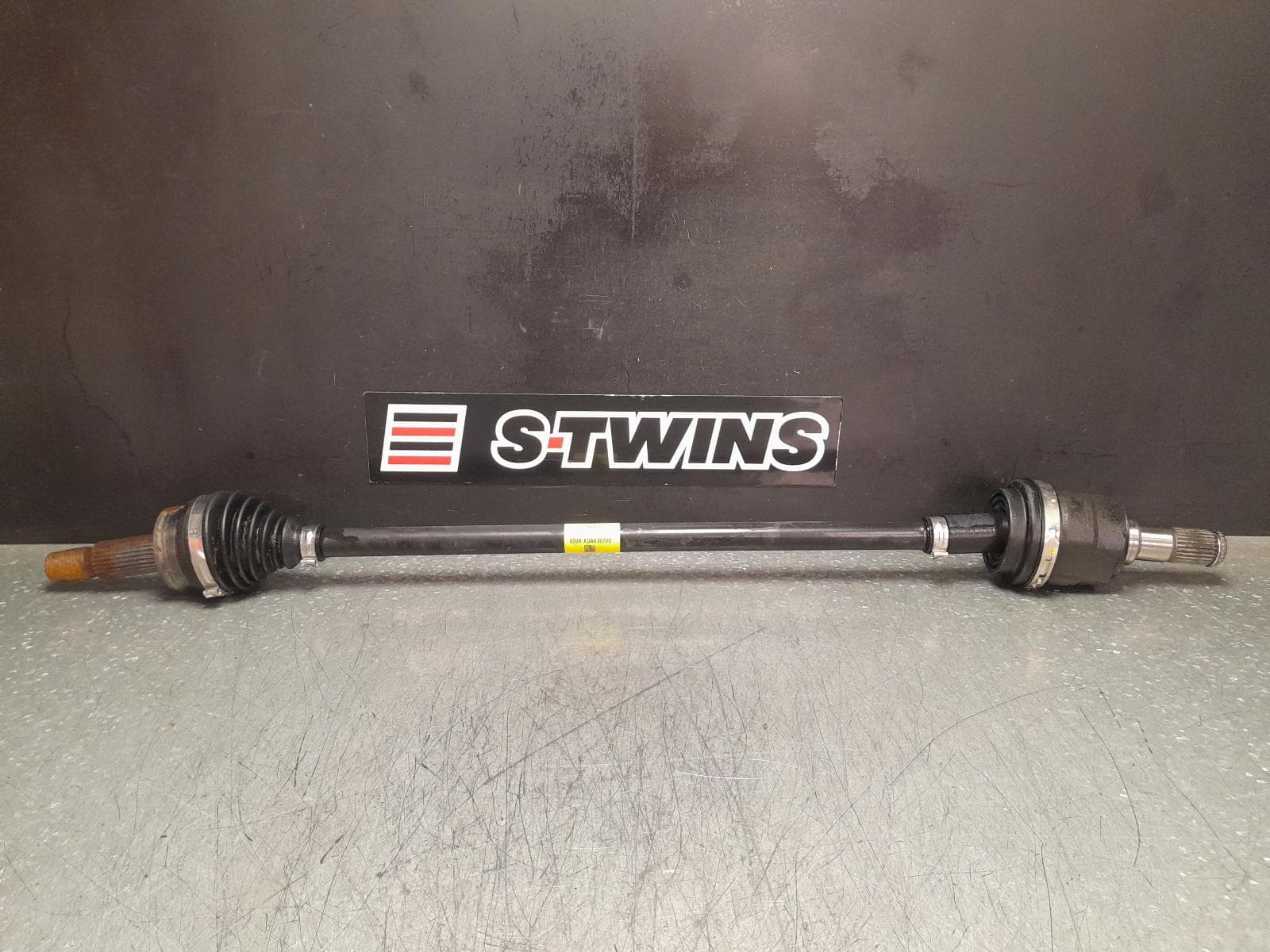Used auto part listing image: 2023 HYUNDAI TUCSON LEFT DRIVESHAFT NX4, REAR, 02/21- 0000359656