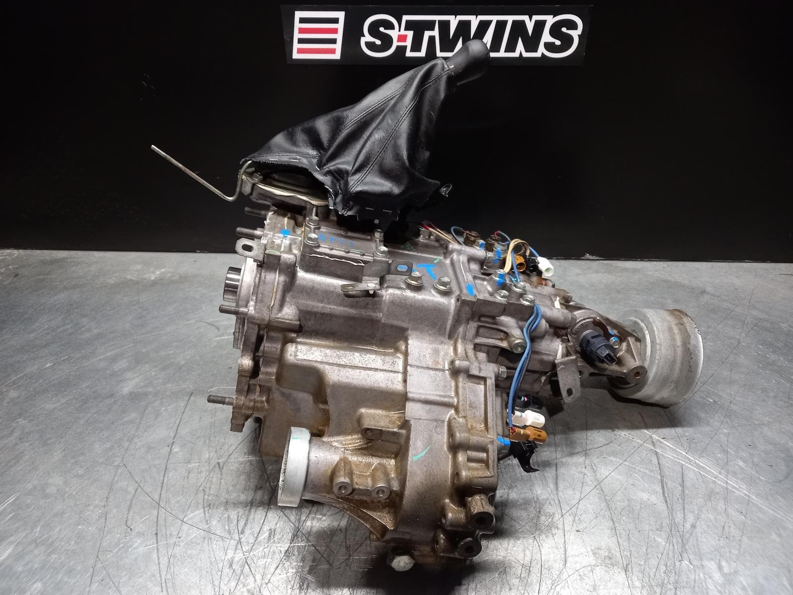 Used auto part listing image: 2015 MITSUBISHI CHALLENGER TRANSFER CASE DIESEL, 2.5, 4D56, KH/PB-PC, 12/09-12/15 0000160438