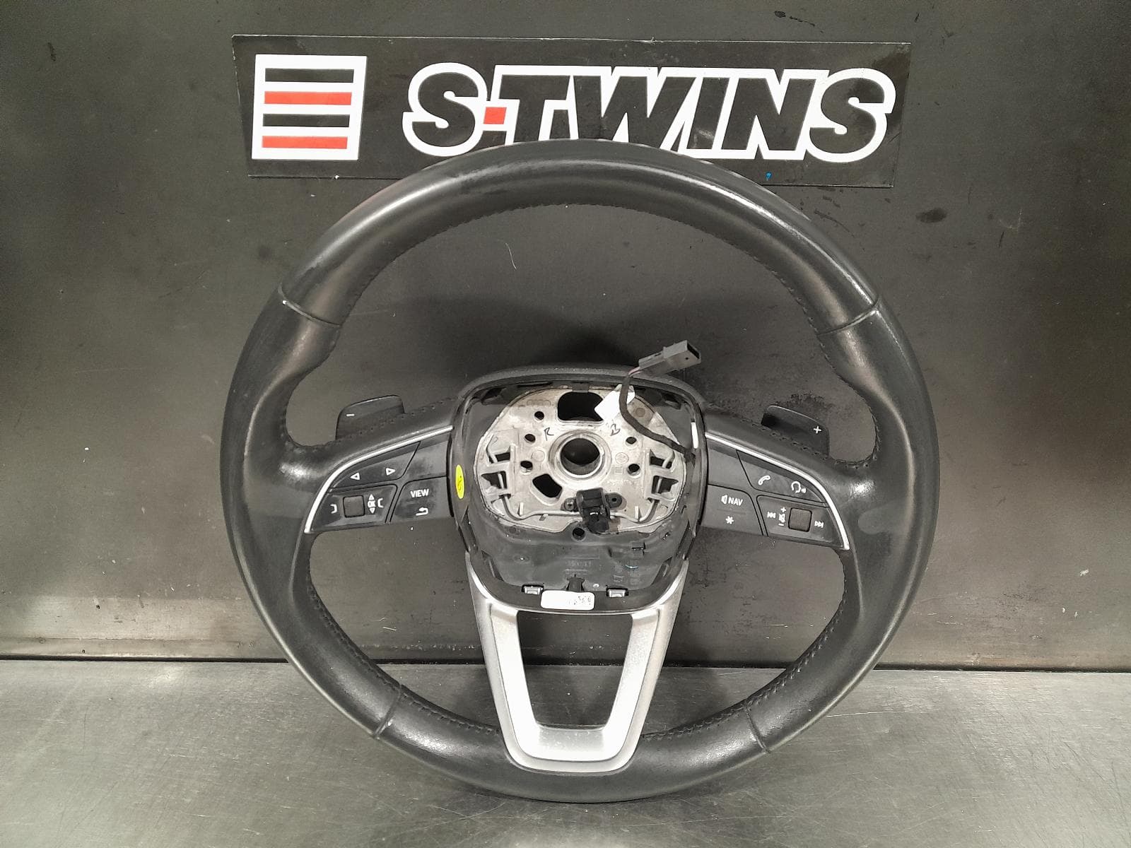 Used auto part listing image: 2017 AUDI Q5 STEERING WHEEL STANDARD TYPE, SINGLE STITCH, FY, 02/17-08/20 0000304049
